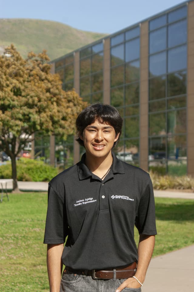 Andrew Apatiga
